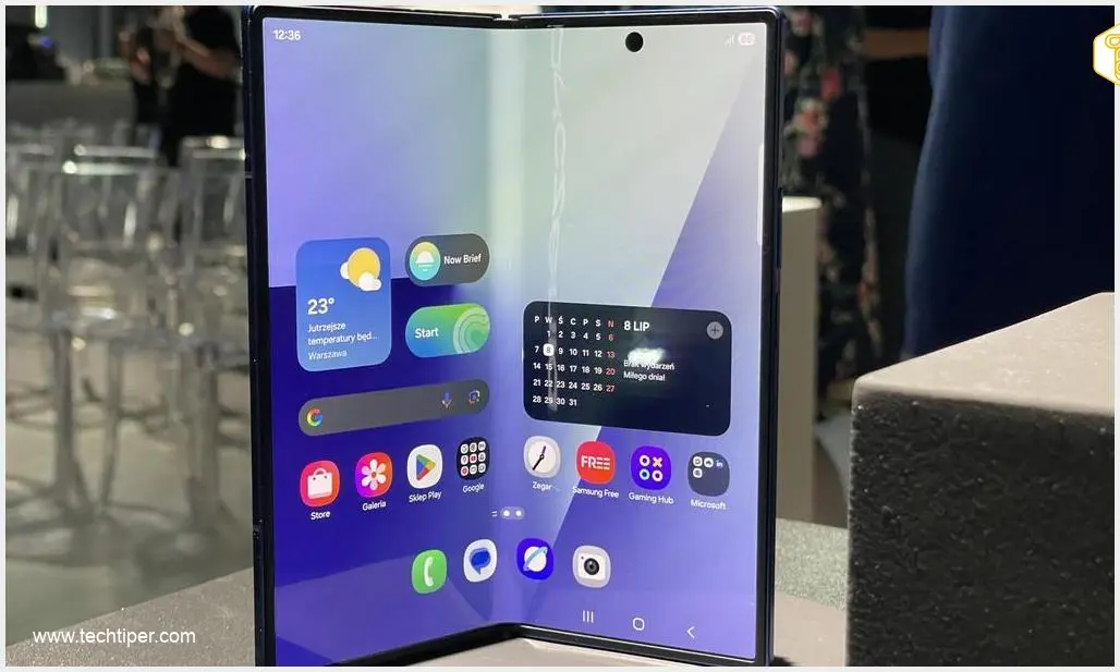 Samsung Will Surprise With a New Foldable. Apple Has Reasons to Worry