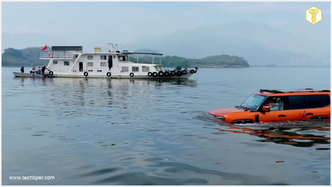 The Chinese Created… A Floating Car With Propellers. It Doesn’t Fear Floods